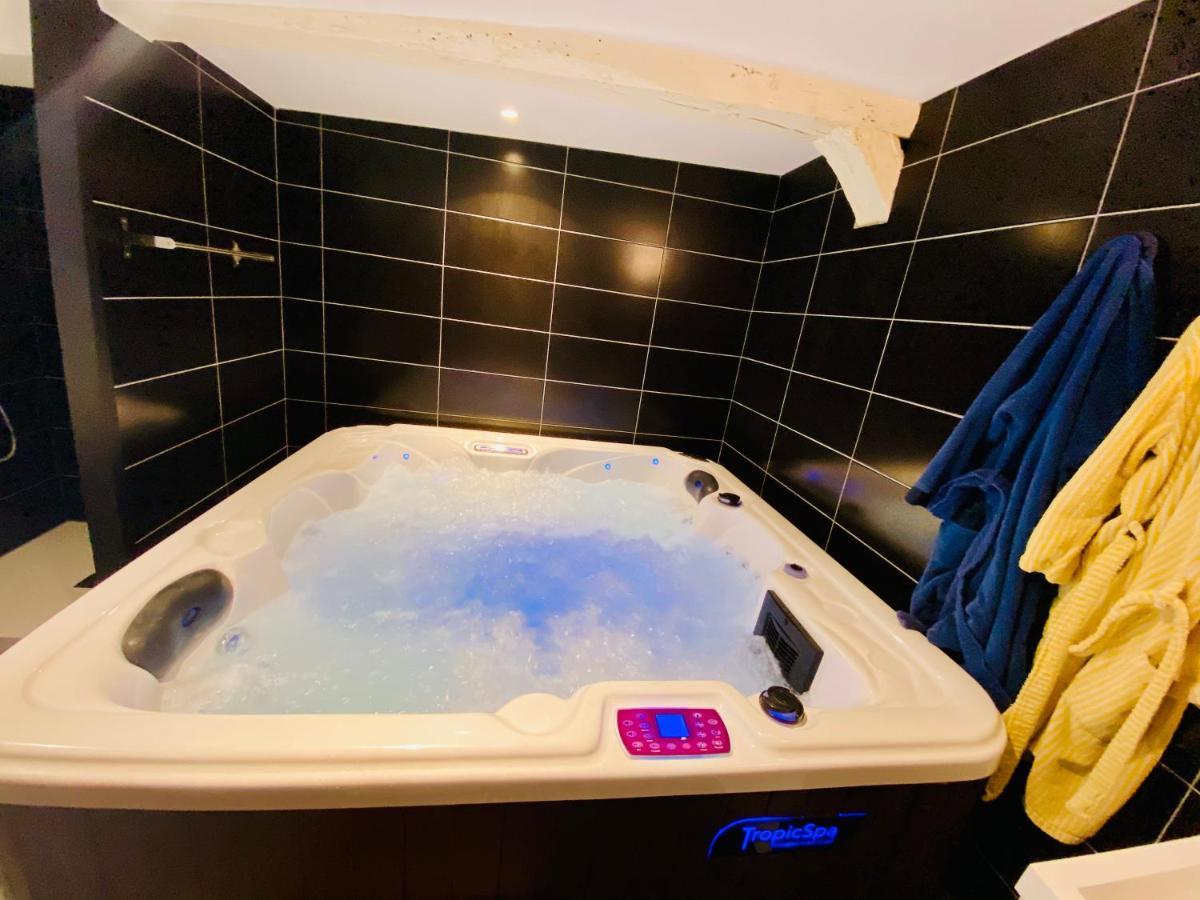 Ferienwohnung Escapade Romantique - Jacuzzi Et Parking Prive - 002 Rouen Exterior foto